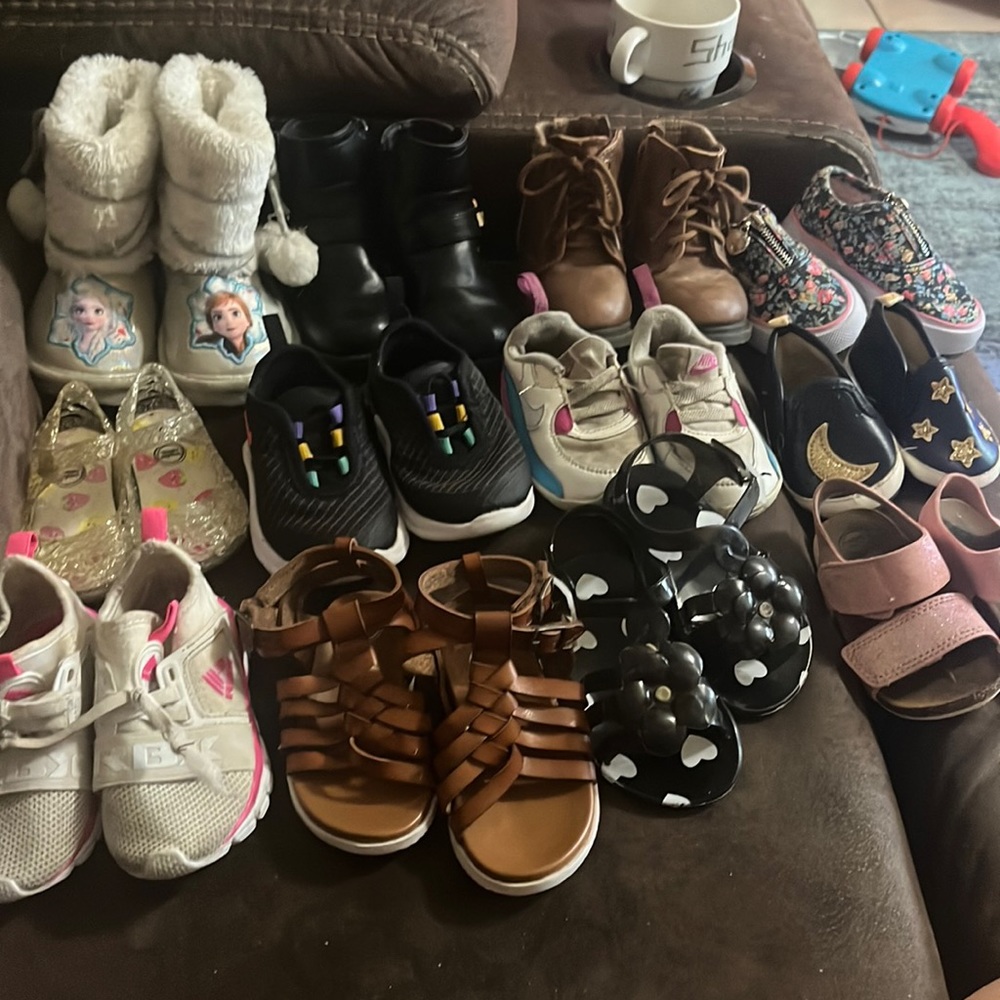 Baby shoes from size 3 to size 5